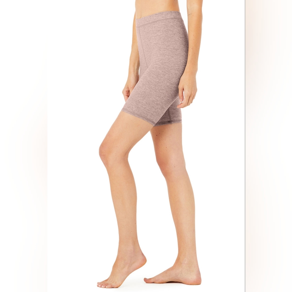 Alo 7" High Waist Alosoft Flow Biker Short